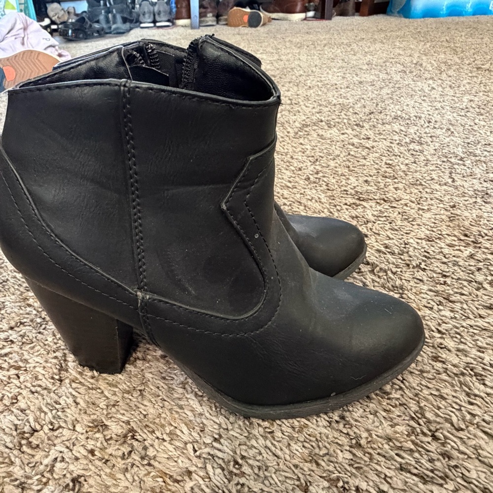 BAMBOO Black Ankle Booties